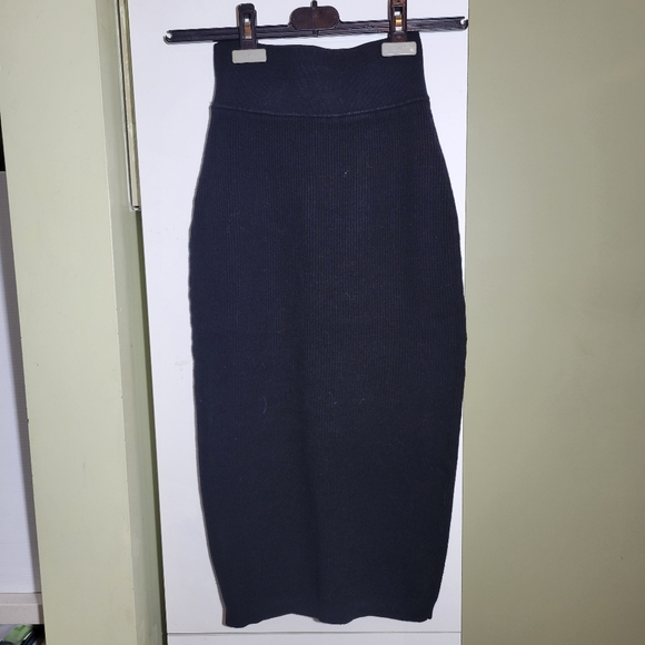 Aritzia Wilfred Free high waisted bodycon knit pencil skirt knee black small - Picture 1 of 5
